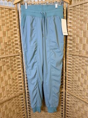 NWT Lululemon Dance Studio Mid-Rise Jogger *Lined Size 4 Crater Blue